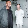 Kanye West et le créateur John Elliott dans les coulisses du défilé John Elliott + Co. automne-hiver 2015 aux studios Skylight Clarkson Sq. New York, le 13 février 2015.