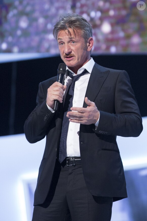Sean Penn (césar d'honneur) - 40e cérémonie des César au théâtre du Châtelet à Paris, le 20 février 2015.