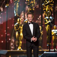 Oscars 2015 : Neil Patrick Harris en slip sur scène, fier face à son chéri