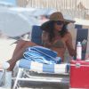 Bethenny Frankel profite d'un après-midi ensoleillé sur une plage de Miami. Le 23 février 2015.