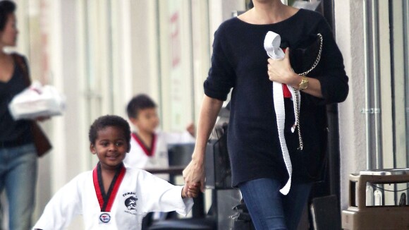 Charlize Theron, fière de son fils karatéka, quand Sean Penn fait polémique