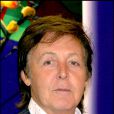  Paul McCartney d&eacute;dicade son premier livre pour enfants High In The Clouds chez Barnes And Nobles &agrave; New York le 5 octobre 2005&nbsp;&nbsp; 