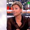 Anne-Sophie Lapix présente C à vous sur France 5, le mercredi 4 mars 2015.