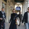 Olivia Palermo arrive à l'hôtel Westin pour assister au défilé Roland Mouret automne-hiver 2015-2016. Paris, le 5 mars 2015.