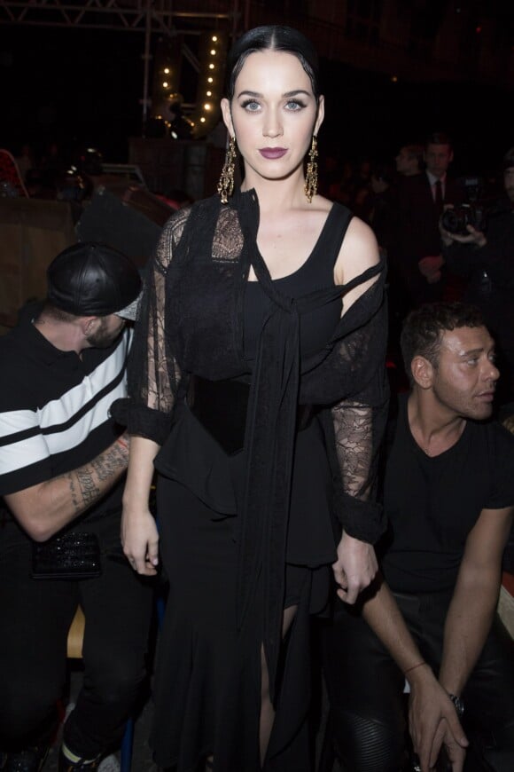 Katy Perry - People au défilé de mode Givenchy prêt-à-porter Automne-Hiver 2015-2016 à Paris le 8 mars 2015.