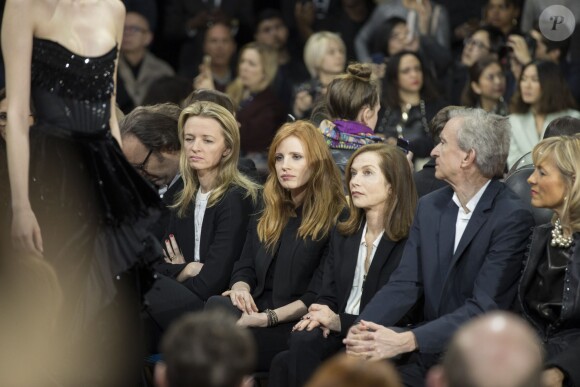Delphine Arnault, Jessica Chastain, Isabelle Huppert et Bernard Arnault - People au défilé de mode Givenchy prêt-à-porter Automne-Hiver 2015-2016 à Paris le 8 mars 2015.