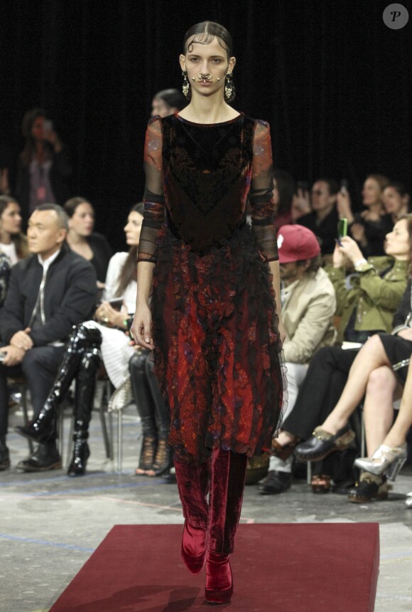 Défilé de mode Givenchy collection Automne-Hiver 2015-2016 lors de la fashion week à Paris, le 8 mars 2015.