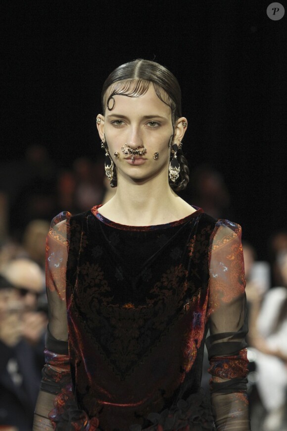 Défilé de mode Givenchy collection Automne-Hiver 2015-2016 lors de la fashion week à Paris, le 8 mars 2015.