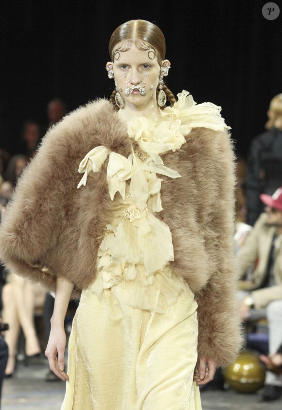 Défilé de mode Givenchy collection Automne-Hiver 2015-2016 lors de la fashion week à Paris, le 8 mars 2015.