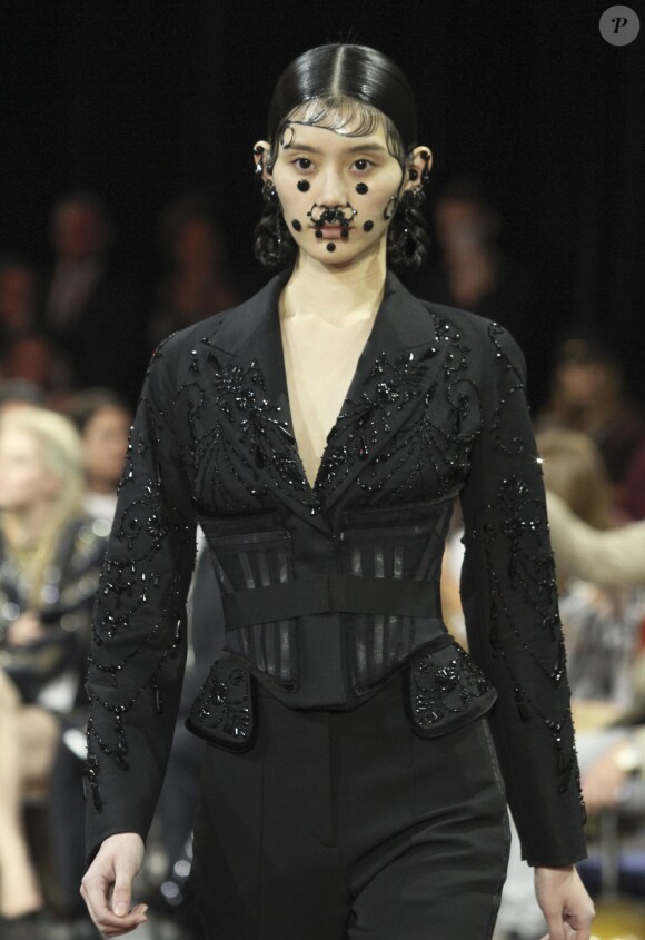 Défilé de mode Givenchy collection Automne-Hiver 2015-2016 lors de la fashion week à Paris, le 8 mars 2015.