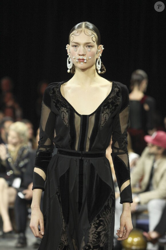 Défilé de mode Givenchy collection Automne-Hiver 2015-2016 lors de la fashion week à Paris, le 8 mars 2015.