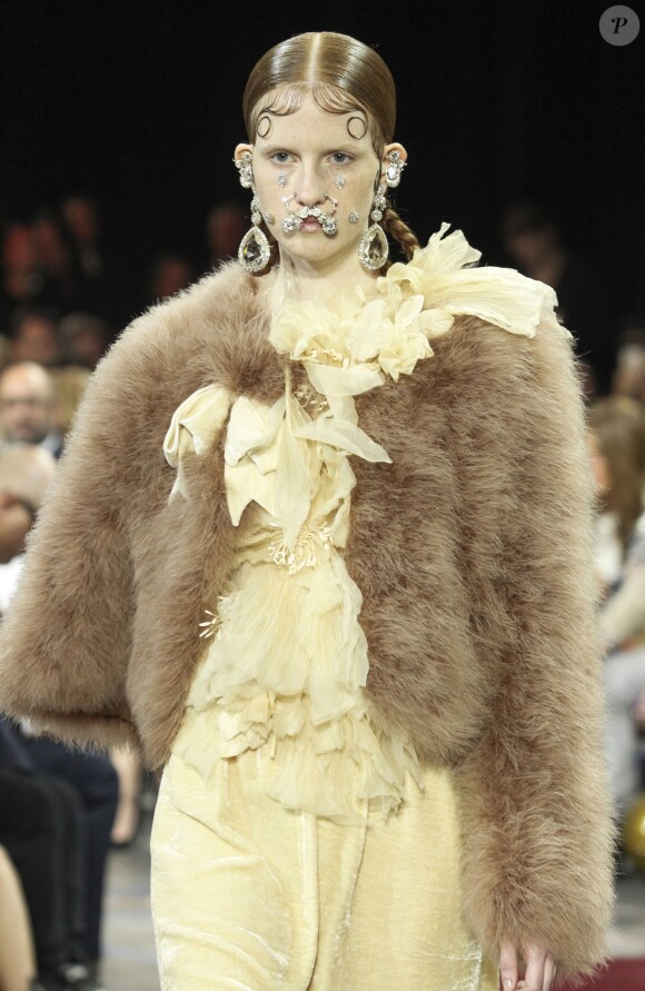 Défilé de mode Givenchy collection Automne-Hiver 2015-2016 lors de la fashion week à Paris, le 8 mars 2015.