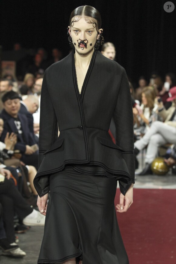 Défilé de mode Givenchy collection Automne-Hiver 2015-2016 lors de la fashion week à Paris, le 8 mars 2015.