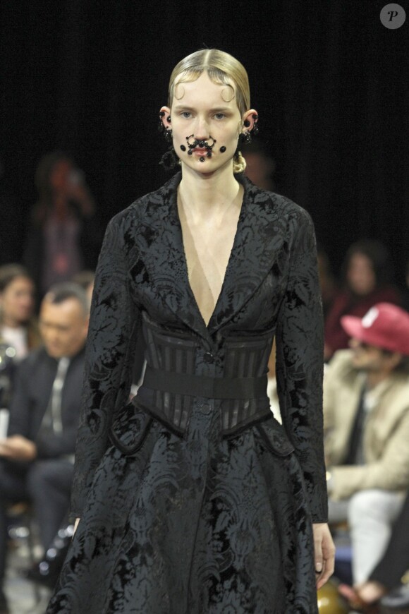 Défilé de mode Givenchy collection Automne-Hiver 2015-2016 lors de la fashion week à Paris, le 8 mars 2015.
