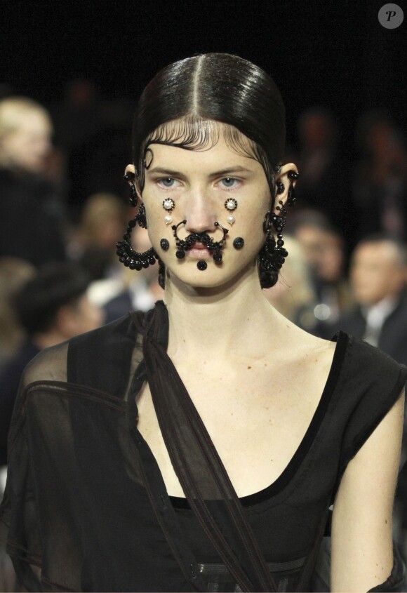Défilé de mode Givenchy collection Automne-Hiver 2015-2016 lors de la fashion week à Paris, le 8 mars 2015.