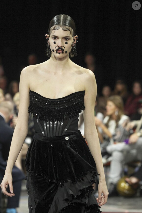 Défilé de mode Givenchy collection Automne-Hiver 2015-2016 lors de la fashion week à Paris, le 8 mars 2015.