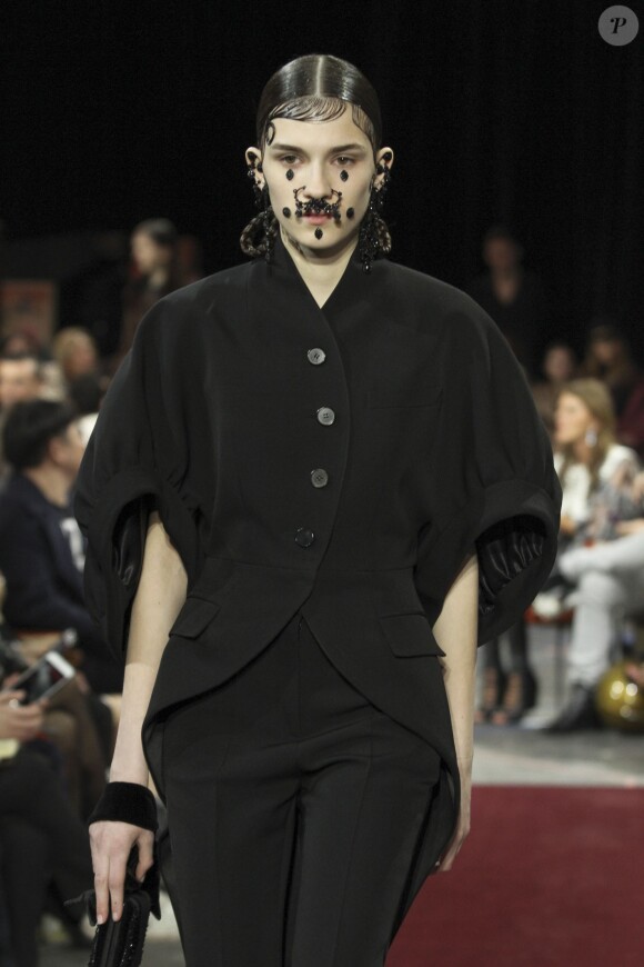 Défilé de mode Givenchy collection Automne-Hiver 2015-2016 lors de la fashion week à Paris, le 8 mars 2015.