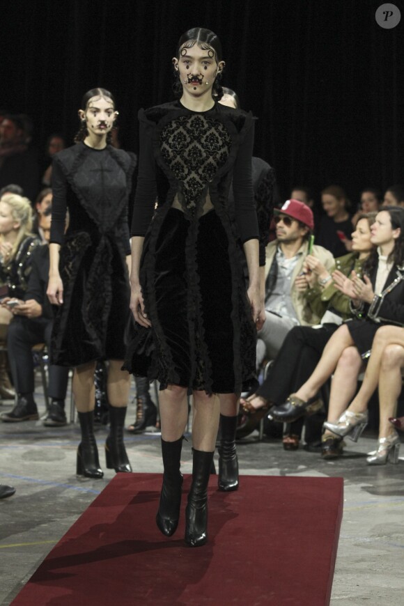 Défilé de mode Givenchy collection Automne-Hiver 2015-2016 lors de la fashion week à Paris, le 8 mars 2015.