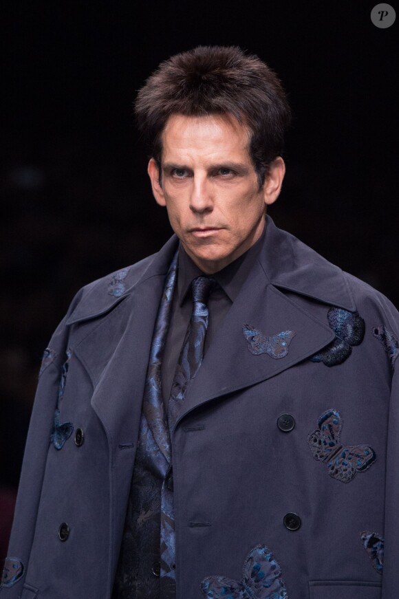 Ben Stiller défile pour "Valentino", collection prêt-à-porter automne-hiver 2015/2016 pour annoncer Zoolander 2, à Paris le 10 mars 2015.
