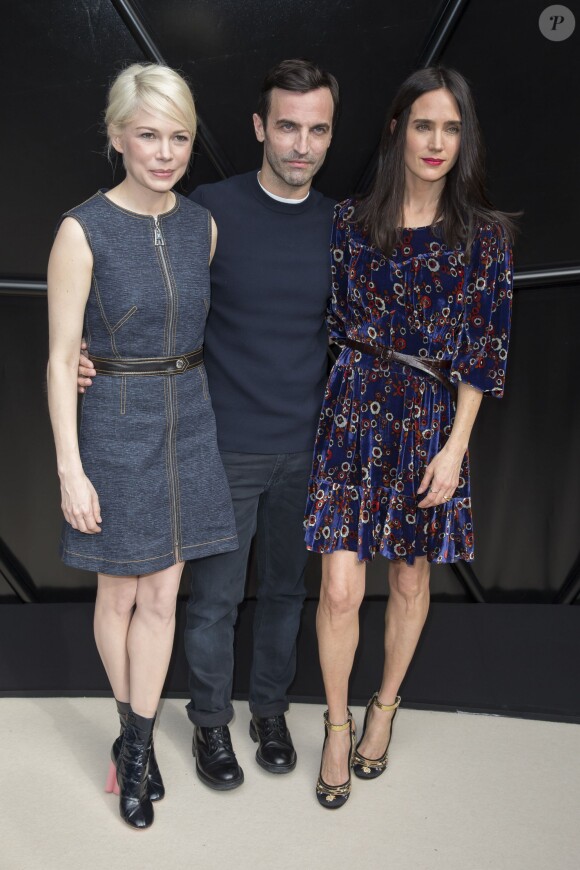 Michelle Williams, Nicolas Ghesquière et Jennifer Connelly lors du défilé Louis Vuitton automne-hiver 2015-2016 à la Fondation Louis Vuitton. Paris, le 11 mars 2015.