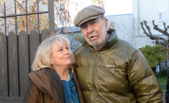 Exclusif - Les comédiens Jean-Pierre Marielle et Mylène Demongeot sur le tournage du téléfilm Des roses en hiver, diffusé sur France 2, le 16 décembre 2013.