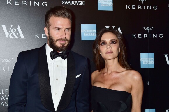 Victoria Beckham et son mari David Beckham au Gala "Alexander McQueen : Savage Beauty" au Victoria and Albert Museum à Londres, le 12 mars 2015.