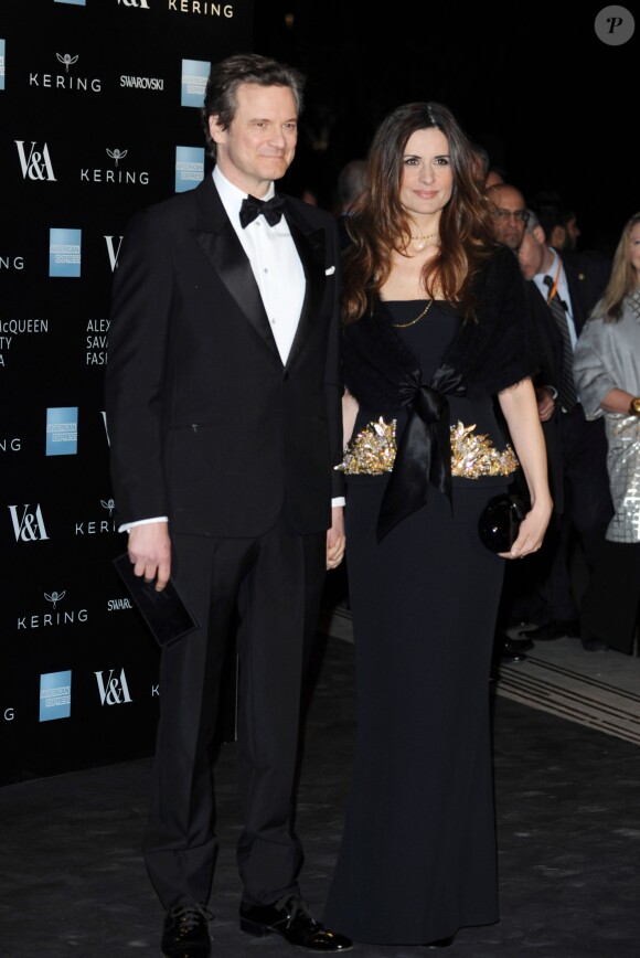 Colin Firth et sa femme Livia au Photocall lors du gala "Alexander McQueen : Savage Beauty" au Victoria and Albert Museum à Londres, le 12 mars 2015