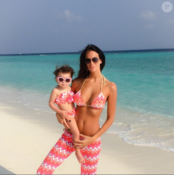 Jade Foret en vacances aux Maldives avec sa petite Liva, en janvier 2015.