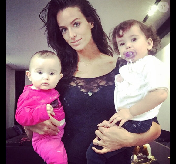 Jade Foret et ses filles Mila (à gauche) et Liva (à droite), en janvier 2015.