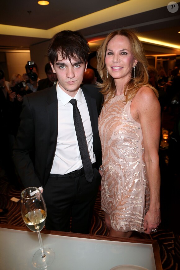 Alain-Fabien Delon et sa mère Rosalie Van Breemen - Soirée pour le lancement du magazine "People" en Allemagne à Berlin le 17 mars 2015