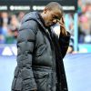 Fabrice Muamba, en pleurs lors de son retour sur le terrain de Bolton après son arrêt cardiaque, me 2 mai 2012 à Bolton