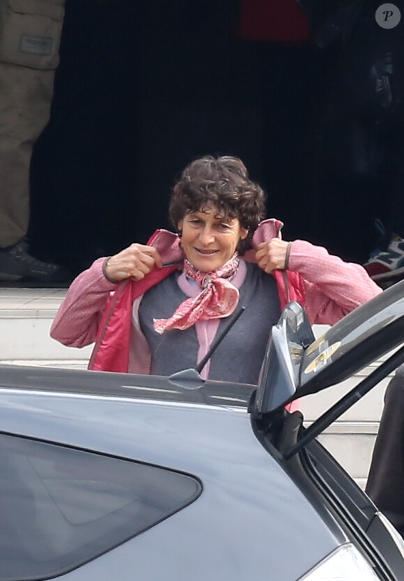 Jeannie Longo le 14 mars 2015 à l'aéroport Roissy-Charles-de-Gaulle, après le retour d'Argentine de l'équipe de Dropped