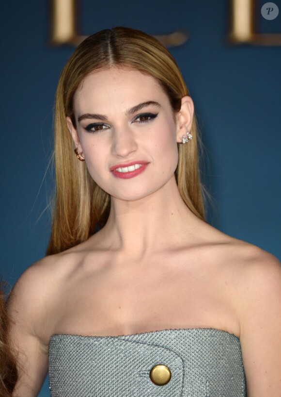 Lily James - L'avant-première du film Cendrillon à Leicester Square, à Londres le 19 mars 2015