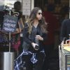 L'actrice Jessica Biel enceinte fait du shopping à Whole Foods avec une copine à Los Angeles, le 21 mars 2015