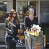 Jessica Biel enceinte fait des courses à Whole Foods avec une copine à Los Angeles, le 21 mars 2015
