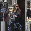 L'actrice Jessica Biel enceinte fait des courses à Whole Foods avec une copine à Los Angeles, le 21 mars 2015