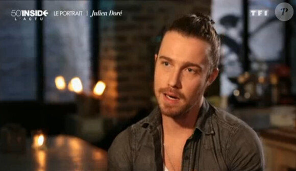 Le chanteur Julien Doré dans 50 Minutes Inside : L'actu, sur TF1 le samedi 21 mars 2015.