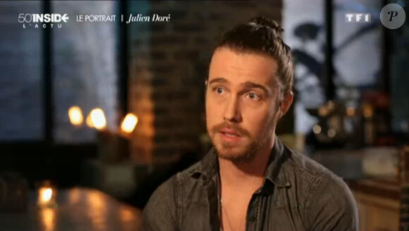 Le chanteur Julien Doré dans 50 Minutes Inside : L'actu, sur TF1 le samedi 21 mars 2015.