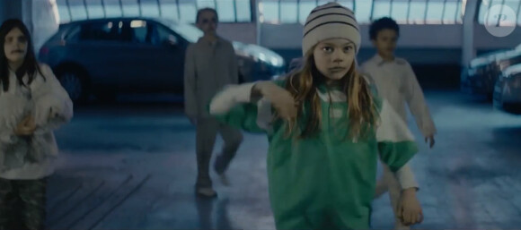 Raphaël, image du clip Somnambule, premier extrait de l'album Somnambules à paraître le 20 avril 2015.