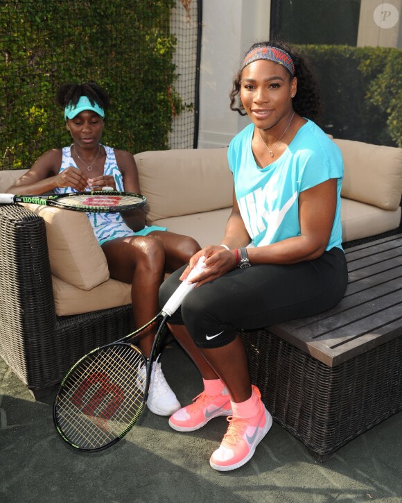 Serena Williams et Venus Williams lors du All-Star Tennis Charity Event au Ritz Carlton de Key Biscayne, le 24 mars 2015