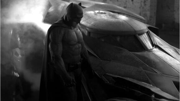 Batman vs. Superman: L'intrigue se dévoile et Jesse Eisenberg se rase le crâne