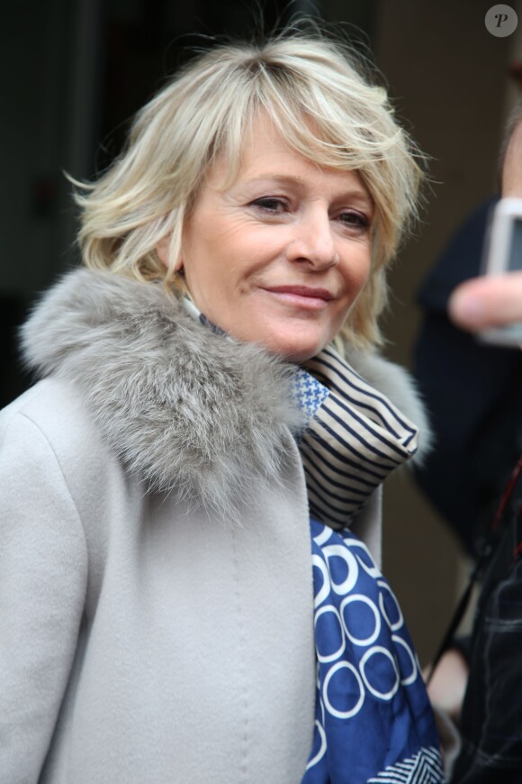 Exclusif - Sophie Davant à la sortie de la radio RTL, à Paris, le 9 mars 2015