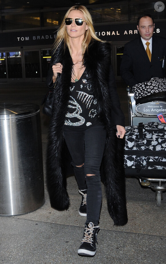 Heidi Klum arrive à l'aéroport de LAX à Los Angeles, le 29 mars 2015