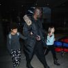 Seal arrive avec ses enfants à l'aéroport de LAX à Los Angeles, le 29 mars 2015