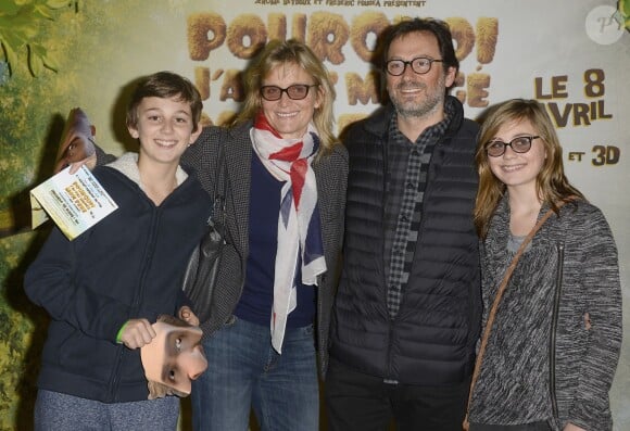 James Huth, sa femme Sonja Shillito et leurs enfants - Avant-première du film "Pourquoi j'ai pas mangé mon père" au Pathé Beaugrenelle à Paris, le 29 mars 2015.