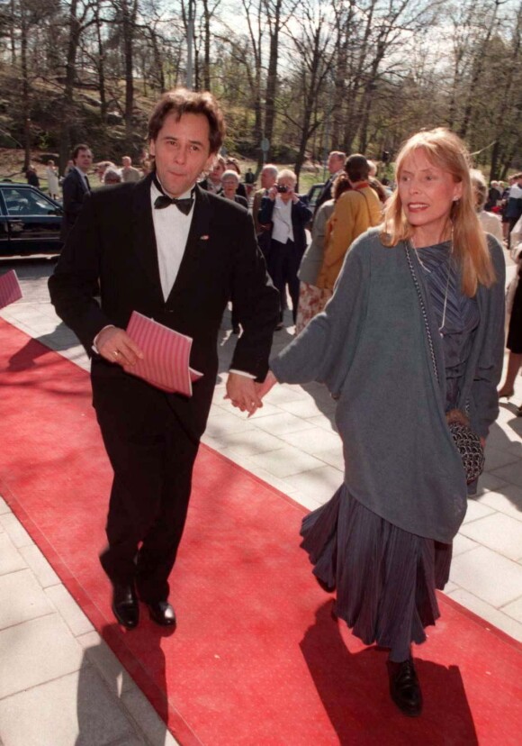 Joni Mitchell et son mari Don Freed à Stockholm en mai 1996.