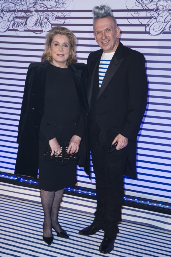 Catherine Deneuve et Jean Paul Gaultier - Photocall de la soirée de vernissage de l'exposition "Jean Paul Gaultier" au Grand Palais à Paris, le 30 mars 2015.