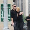 Sam Worthington et sa compagne Lara Bingle se promènent en amoureux dans les rues de New York. Le 11 septembre 2014 