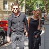 Sam Worthington et Lara Bingle arrivent à leur hôtel à New York. Lara porte une robe avec un décolleté sexy. Le 20 septembre 2014  