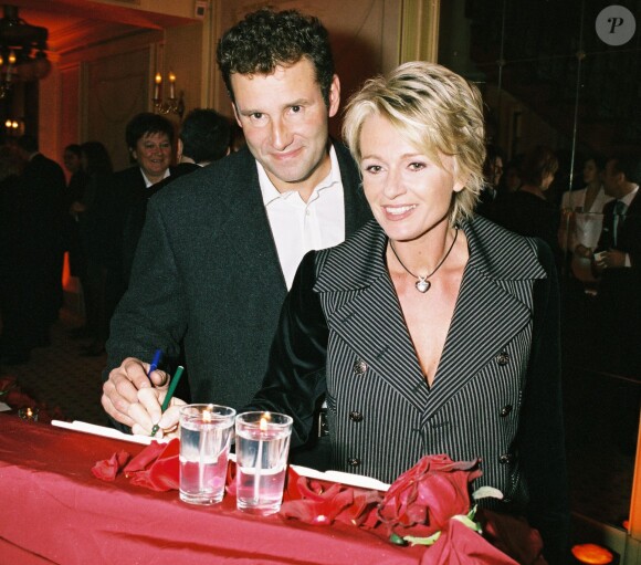 Sophie Davant et Pierre Sled aux 50 ans de Patrick Sébastien à Paris en 2003. 
